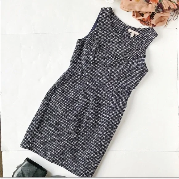 Banana Republic sleevless Sheath Dress/missing belt - Picture 5 of 7